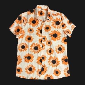 NWOT Men’s Button Down shirt, size medium, sunflowers, lightweight, butt…
